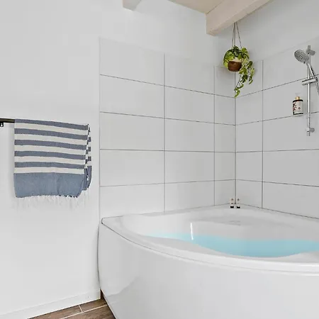 3 Bedroom Awesome In
